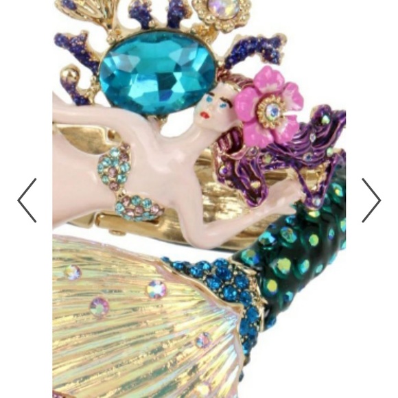 NWT Betsey Johnson Fabulous Mermaid Bracelet Statement price Gorgeous must have - Picture 6 of 15